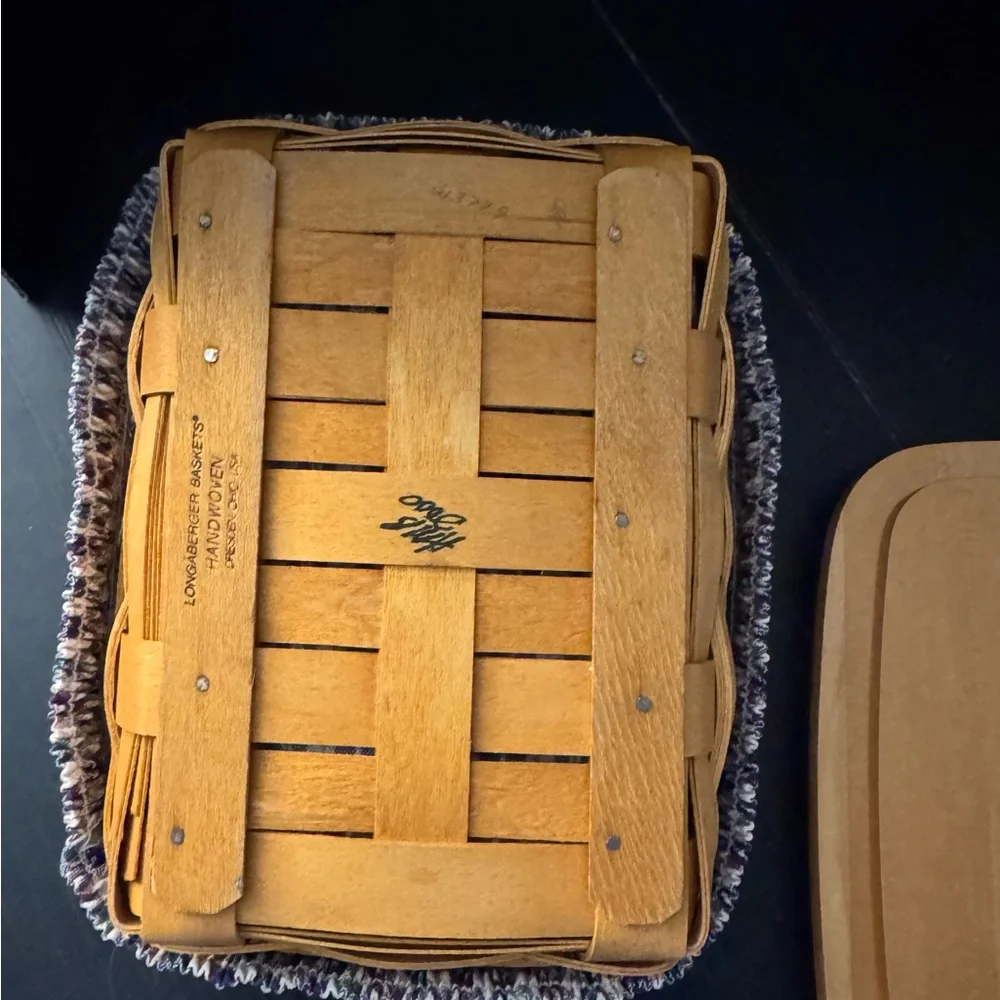 Longaberger Notepad Basket with Wooden Lid – A Touch of Timeless Farmhouse Charm - Picture 4 of 5